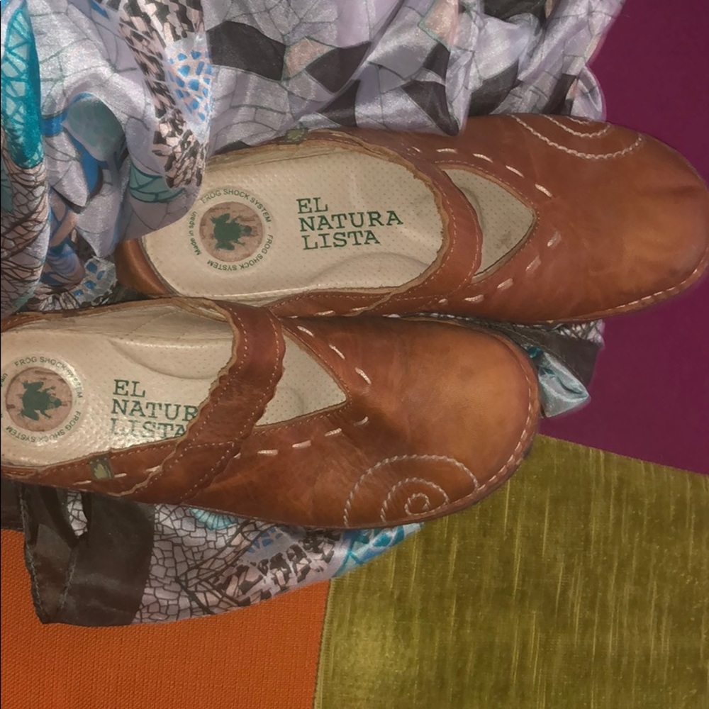 Clogs - Picture 2 of 7
